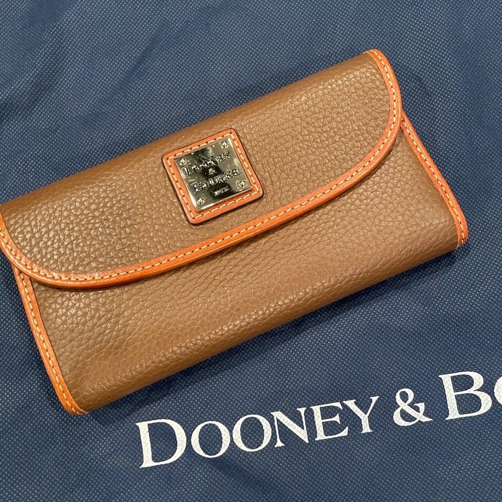 Dooney & Bourke Continental Clutch